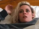 kristen stewart actrice americaine blonde yeux verts femme sans lunettes annees 2022 2020s