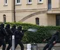 emeutes lycee flics bac lacrimo chance wallah dents edente ange crs police policiers flashball face