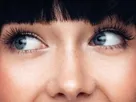 coffeeandmilk mannequin femme brune yeux bleus frange libre de droit banque image pas nom