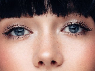 Sticker coffeeandmilk mannequin femme brune yeux bleus frange libre de droit banque image pas nom par Dark-63