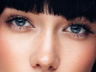 Sticker coffeeandmilk mannequin femme brune yeux bleus frange libre de droit banque image pas nom par Dark-63