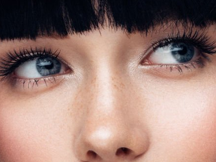 Sticker coffeeandmilk mannequin femme brune yeux bleus frange libre de droit banque image pas nom par Dark-63