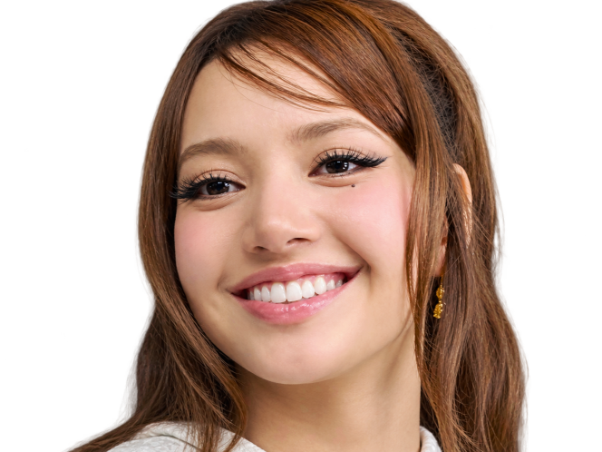 Sticker lisa blackpink sourire maline regard mignonne cute kpop troll par Tromperie
