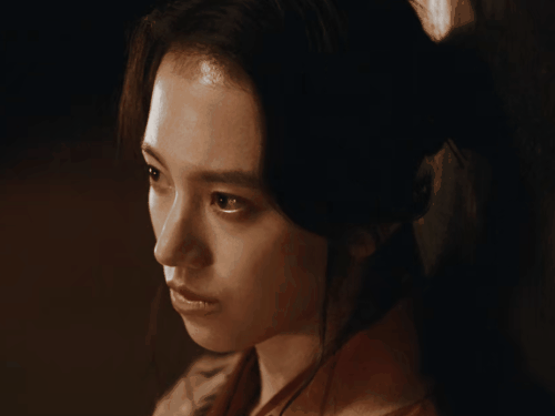 Sticker kaya kiyohara actrice japonaise belle badass samourai asiatique guerriere reflexion gif par Tromperie
