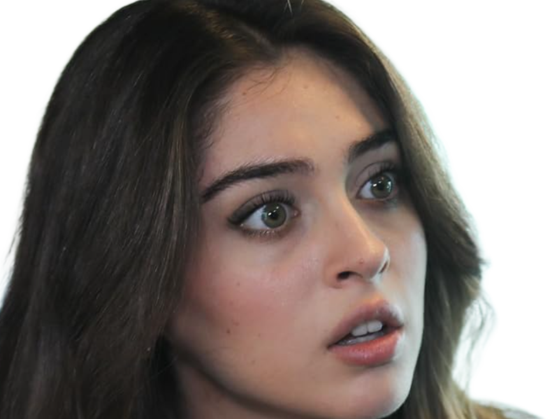 Sticker cemre baysel femme actrice vingtaine vingtenaire chatain yeux verts turque par Dark-63