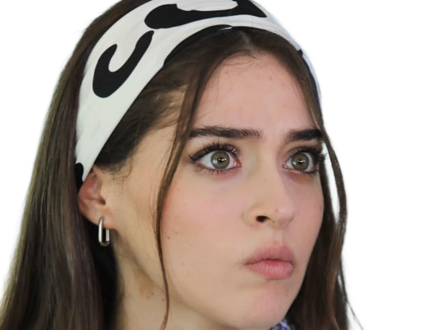 Sticker cemre baysel femme actrice vingtaine vingtenaire chatain yeux verts turque par Dark-63