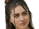 cemre baysel femme actrice vingtaine vingtenaire chatain yeux verts turque