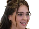 cemre baysel femme actrice vingtaine vingtenaire chatain yeux verts turque