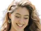cemre baysel femme actrice vingtaine vingtenaire chatain yeux verts turque