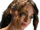 cemre baysel femme actrice vingtaine vingtenaire chatain yeux verts turque