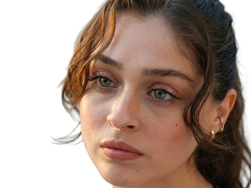 Sticker cemre baysel femme actrice vingtaine vingtenaire chatain yeux verts turque par Dark-63