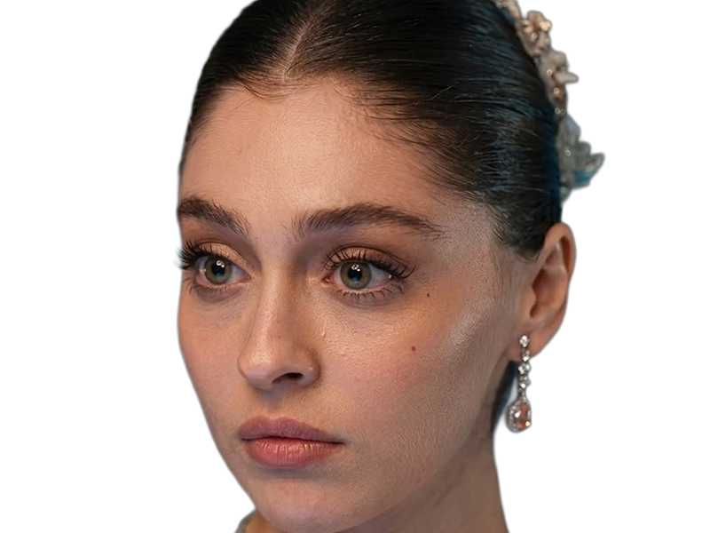 Sticker cemre baysel femme actrice vingtaine vingtenaire chatain yeux verts turque par Dark-63