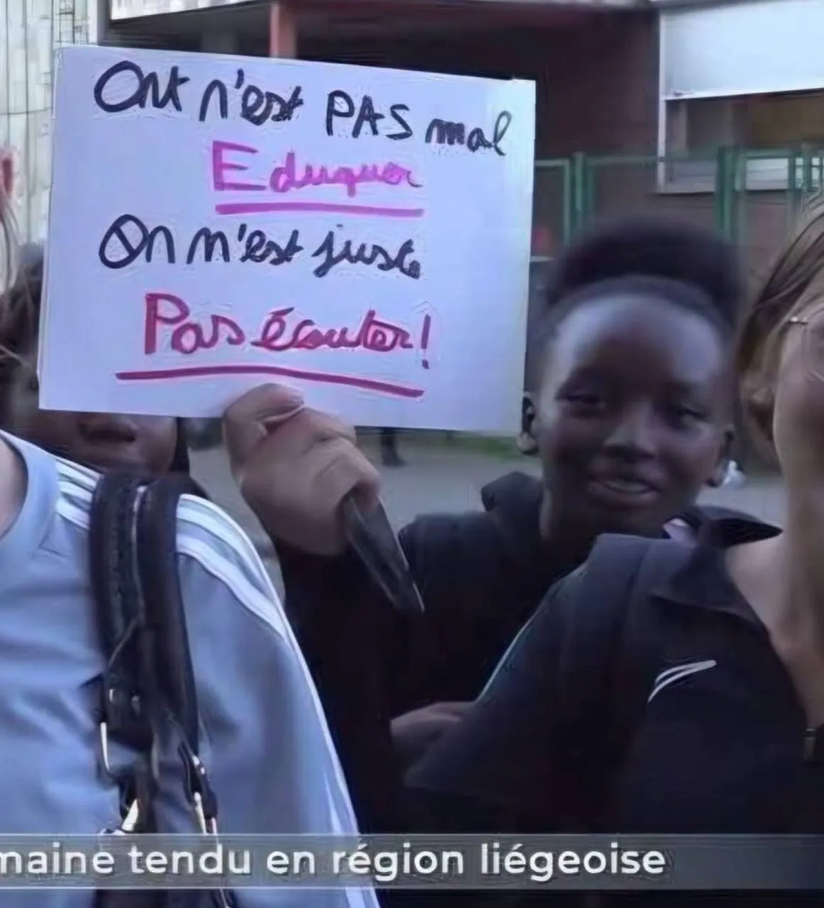 Sticker quoicoubeh qlf qi lycee etudiant chance idiocracy faute manif par Chatsuffit