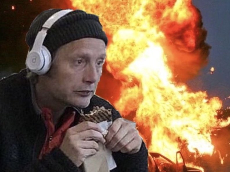 Sticker mads acteur mikkelsen explosion chaos emeute manif feu apocalypse brule casse revolte guerre ww3 purification par XDREAD