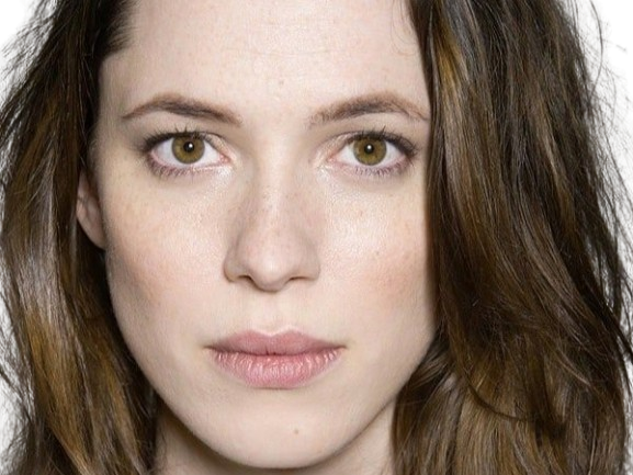 Sticker rebecca hall actrice femme anglaise britannique brune trentaine trentenaire yeux marron par PubliusOvidius