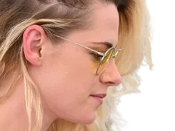 Sticker kristen stewart actrice americaine blonde yeux verts femme cannes lunettes annees 2022 2020s par PubliusOvidius