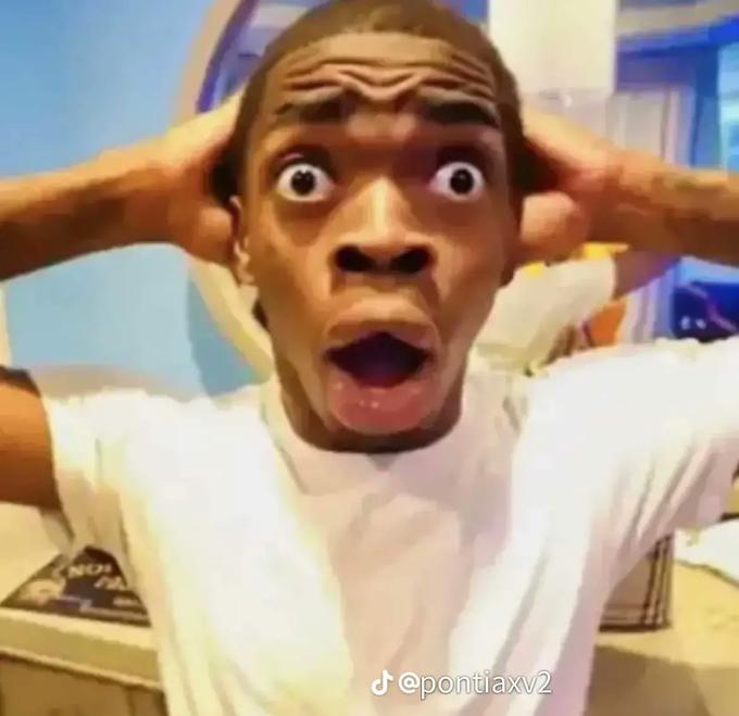 Sticker template meme choc black guy shocked mains sur la tete surprise yeux ecarquilles horreur tiktok incroyable reaction waouh peur stupefait par risibot