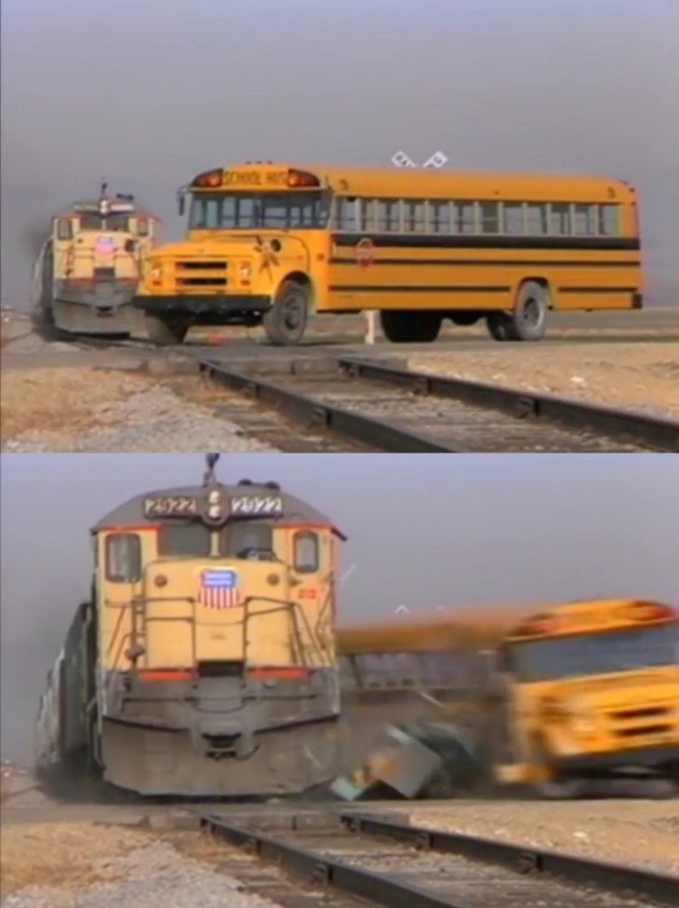Sticker template meme train crashes bus train bus scolaire accident collision ecrase crash catastrophe ca passe mal arrive voie ferree reaction par risibot