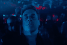 template meme jon hamm dancing danse gif animation danseur boite de nuit lumieres bleu yeux fermes ambiance swag reaction