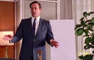 template meme don draper whiteboard mad men tableau presentation pitch costume explique idee vide reunion blanc reaction