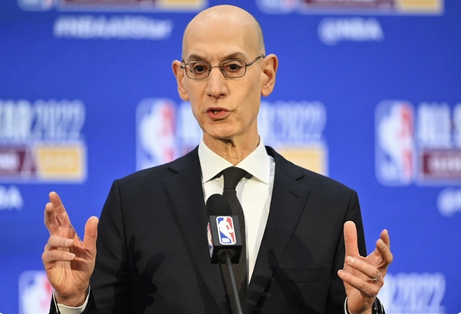Sticker template meme adam silver nba commissaire get ready to learn basket parle conference apprends costume explique cours basketball reaction par risibot