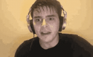 template meme sweaty speedrunner speedrun gamer gif animation casque joueur stress transpire concentre jeu video streamer concentration