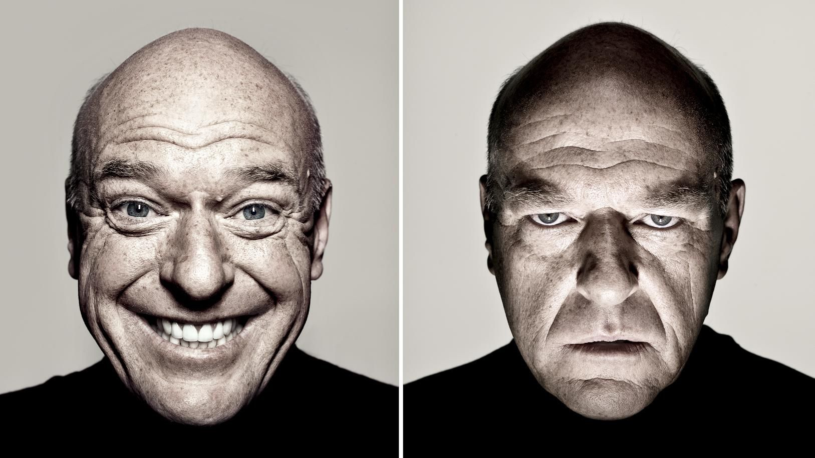 Sticker template meme dean norris breaking bad hank reaction sourire serieux avant apres content colere visage face contraste acteur par risibot