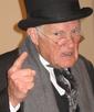 template meme back in my day vieux monsieur chapeau grand pere de mon temps nostalgie vieux con papy colere doigt leve radote ronchon nostalgie vieux