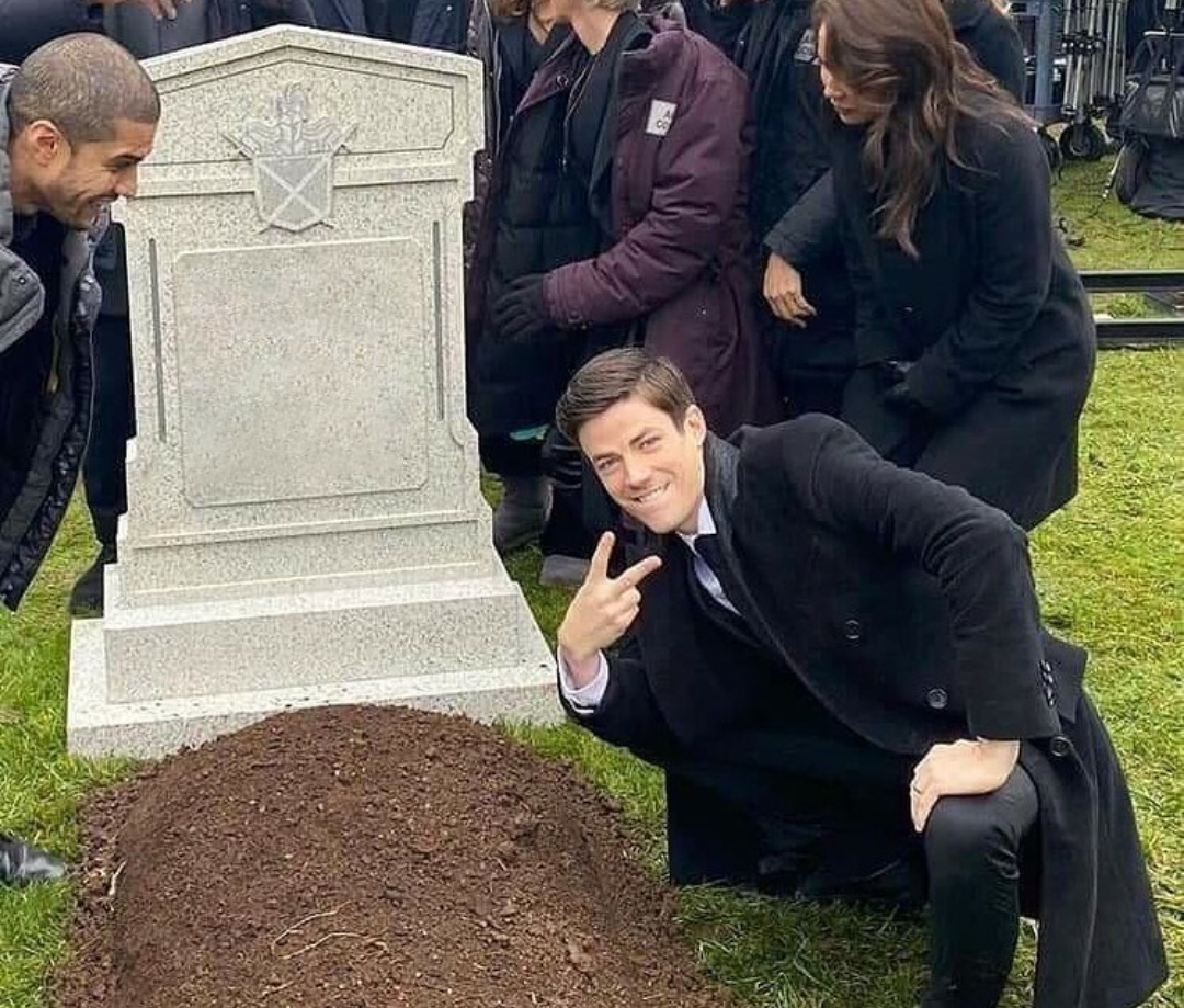 Sticker template meme peace sign tombstone tombe cimetiere paix signe v sourire rip enterrement tombeau mort grant gustin flash peace par risibot