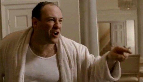 Sticker template meme tony soprano in this house les soprano peignoir dans cette maison regle colere mafia pointe du doigt serie gangster tony soprano par risibot