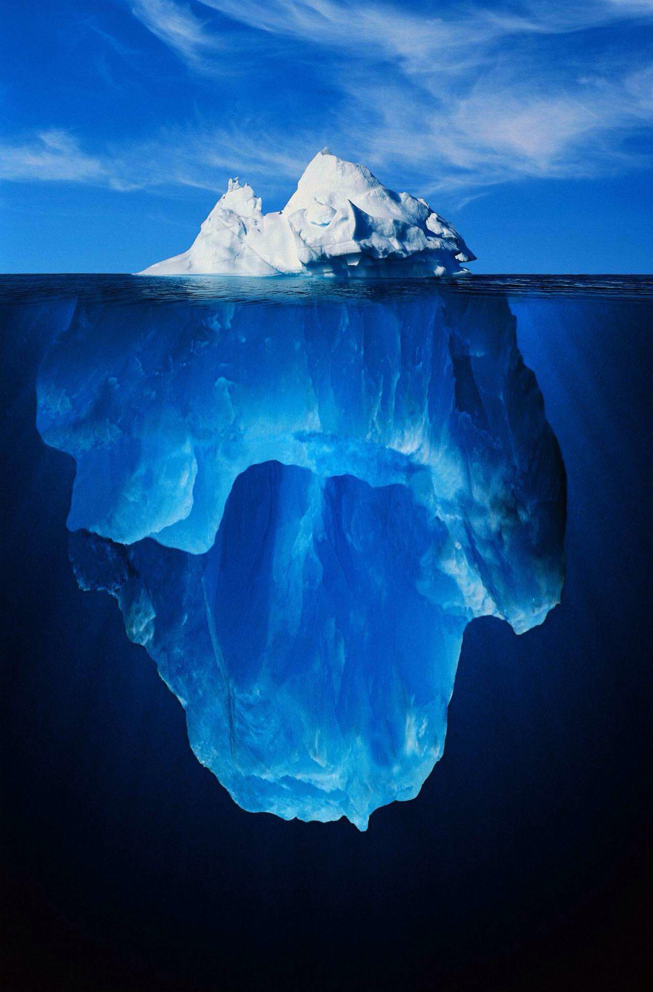 Sticker template meme iceberg glace mer partie cachee profondeur visible invisible eau cache sous marin tip of the iceberg pointe de l iceberg immerge par risibot