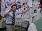 template meme charlie conspiracy always sunny charlie day complot tableau ficelles theorie du complot paranoia explication cloue au mur serie reaction drole