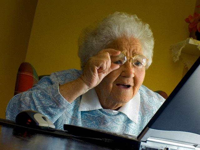 Sticker template meme grandma finds the internet mamie internet ordinateur lunettes vieille decouvre internet boomer pc surfe incomprehension reaction drole par risibot