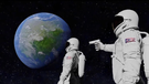 template meme always has been astronautes espace terre pistolet toujours ete revelation complot menace cosmonaute plat terre reaction drole