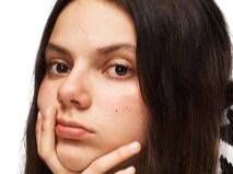 Sticker dafne keen his dark materials lyra belacqua adolescente mineure fic bloop par Bl0op
