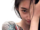 truong muc dao chinoise badass tatouage shuyao zhang sourire demoniaque cachee observation