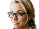 kaley cuoco actrice productrice executive mannequin americaine femme blonde yeux verts lunettes 2010s