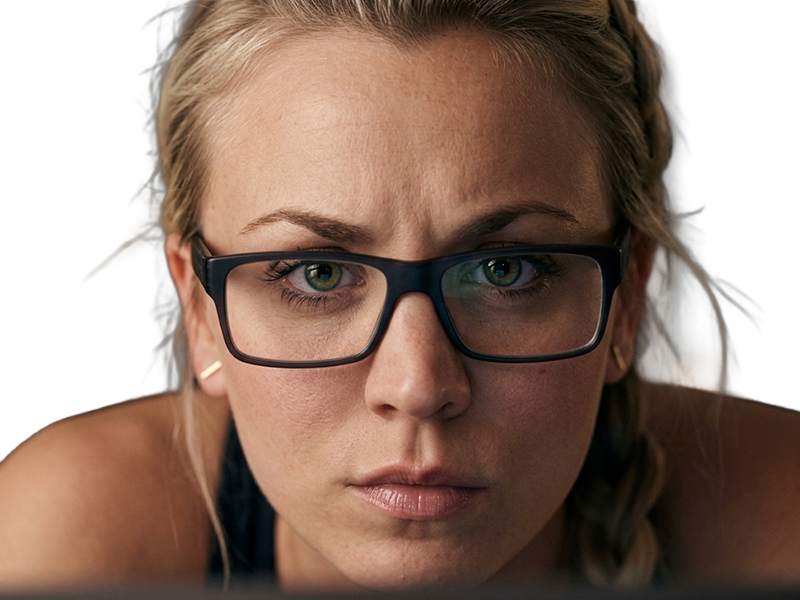 Sticker kaley cuoco actrice productrice executive mannequin americaine femme blonde yeux verts lunettes 2010s par Dark-63