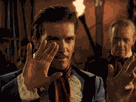 antonio banderas acteur zorro seducteur tour magie fleur drague gif
