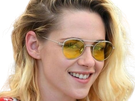 kristen stewart actrice americaine blonde yeux verts femme cannes lunettes annees 2022 2020s