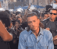 arnold schwarzenegger sylvester stallone jean claude van damme acteur dance danse style gif foule