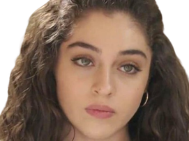 cemre baysel femme actrice vingtaine vingtenaire chatain yeux verts turque