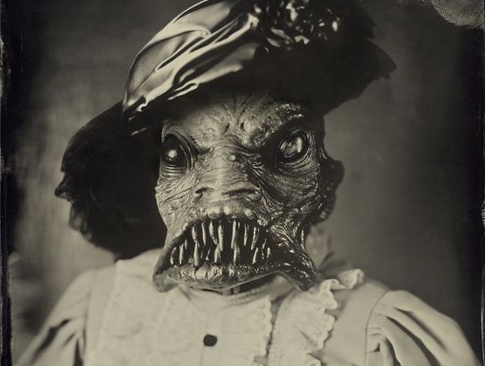 fille chapeau demoiselle servante ignominie ocean mer dagon poisson gente de