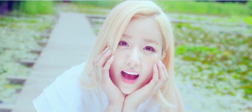 bomi kpop heureux yoon apink 410euros