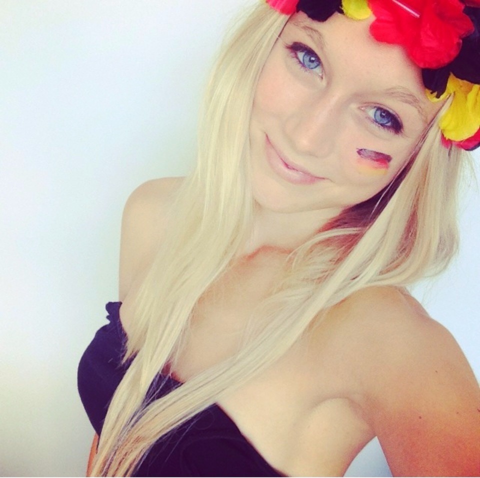 coupe supportrice allemande allemagne aryenne monde du foot