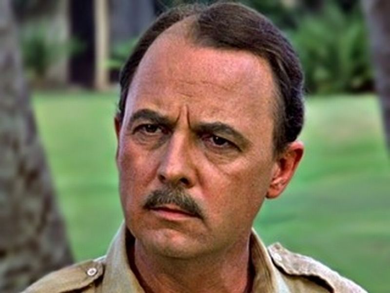 moustache ressemble juif